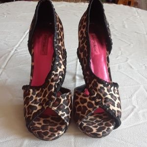 Betsey size 11